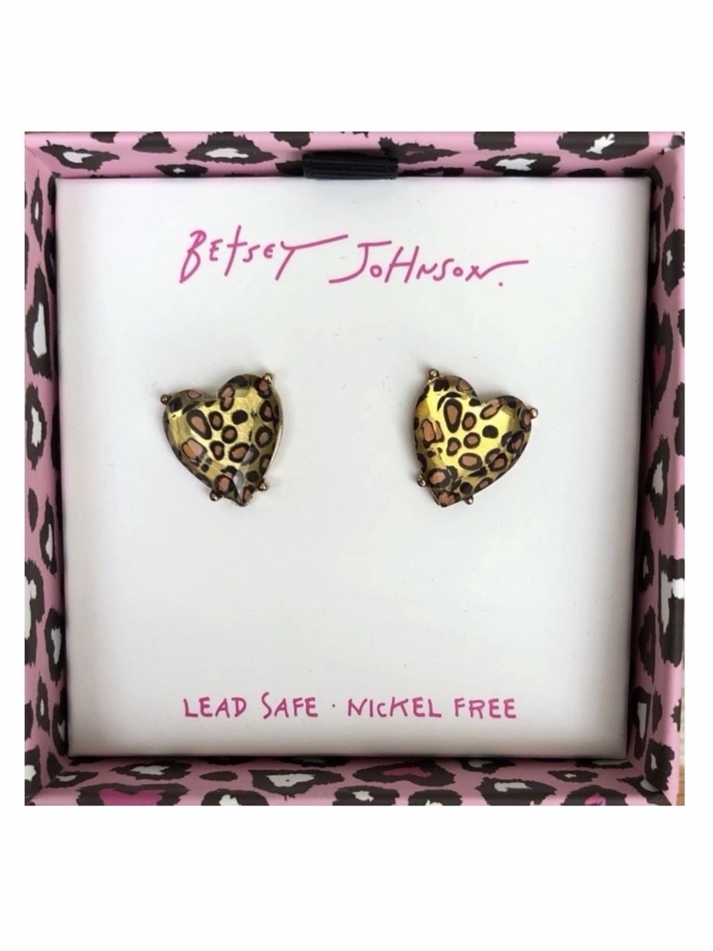 NWT โ๏ธ๐คโ๏ธ Betsey Johnson Burnished Gold Tone Leopard Print Heart Stud Earrings